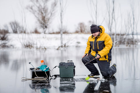 How to attract fish while Ice Fishing