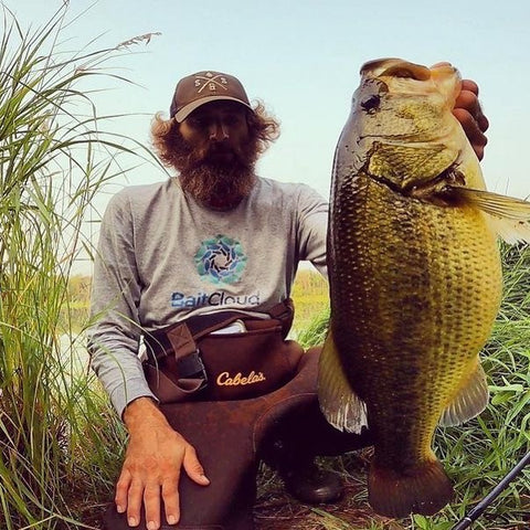 BOTH LARGE AND SMALLMOUTH BASS CAN BE CAUGHT THIS TIME OF YEAR!  By focusing on the proper areas, depths, and techniques, anglers will find greater success.